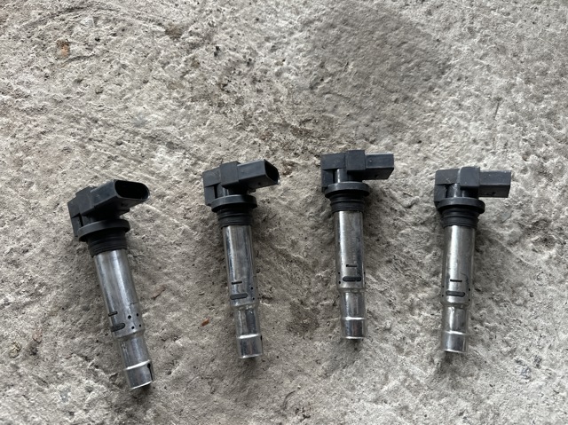 BOSCH 0986221023 Катушка зажигания в наличии Запорожье