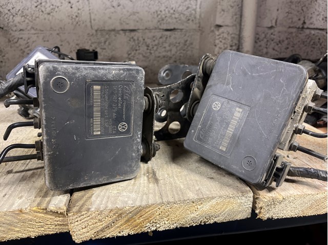 Блок управления ABS 1K0907379AA VAG