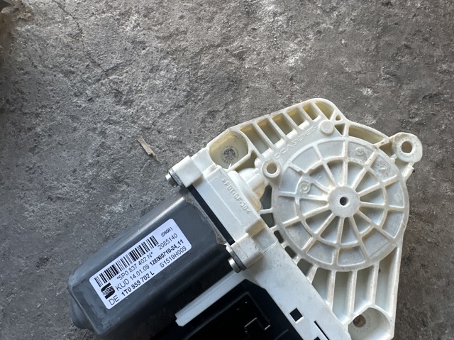 Мотор стеклоподъемника двери передней, правой 1T0959702L VAG