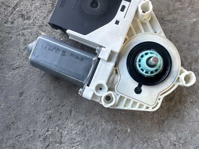 VAG 1T0959702L Мотор стеклоподъемника двери передней правой в наличии Сумы