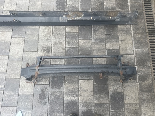 Усилитель переднего бампера  1Z0807111 VAG