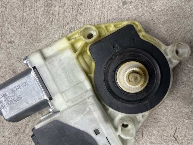 3C0959704 VAG Мотор стеклоподъемника двери передней правой купить в Ирпень