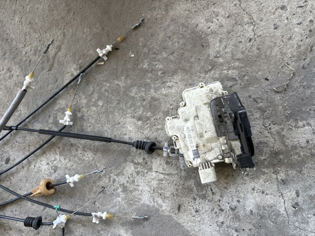 Замок задней левой двери Фольксваген Пассат B6