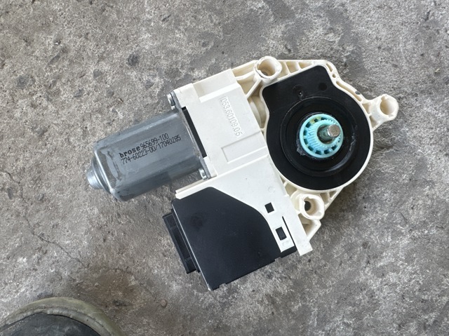 VAG 3C8959703C в наличии Запорожье