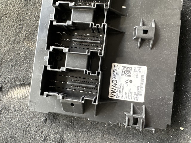 5K0937087AC Блок комфорта купить Киев