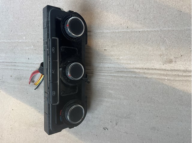 Блок управления режимов отопления Фольксваген Гольф VI