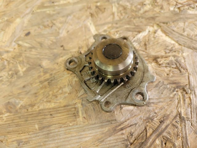 Масляный насос 1510023020 TOYOTA