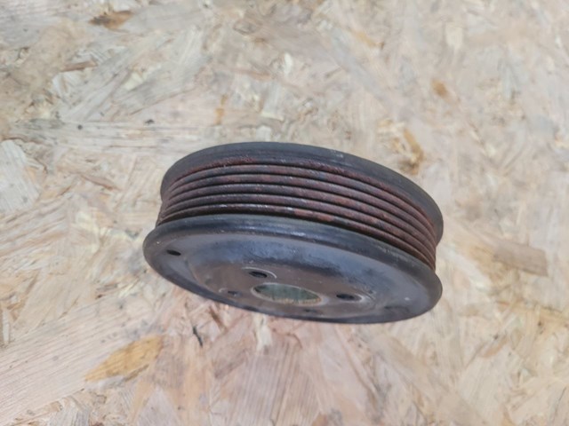 Шкив водяной помпы 1617323030 TOYOTA