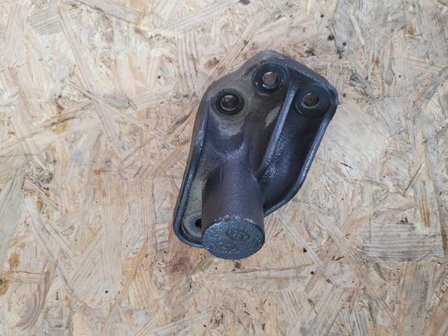 218253X000 HYUNDAI Кронштейн подушки (опоры) двигателя правой купить в Чернигов