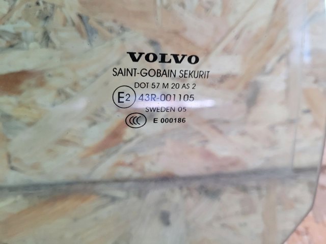 VOLVO 30674295 Стекло двери задней правой в наличии Черновцы