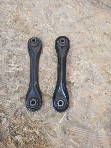 Диагональный рычаг 30683067 VOLVO