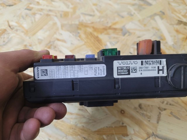 30728512 VOLVO Блок предохранителей задний салонный купить в Ужгород