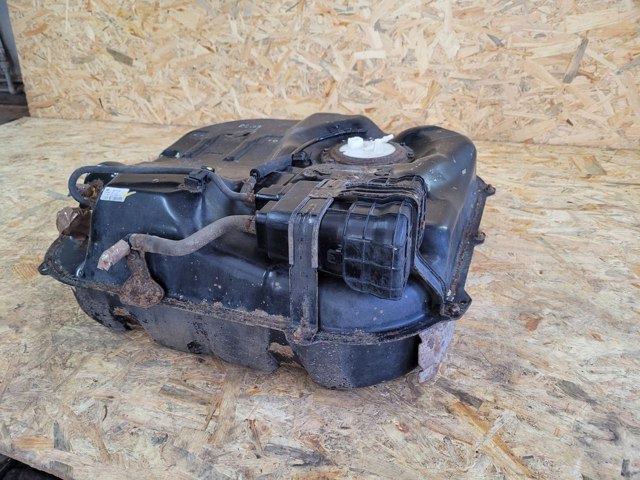 311502L210 HYUNDAI Бак топливный купить в Ужгород