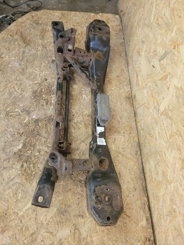 Поперечка задней подвески 31329285 VOLVO