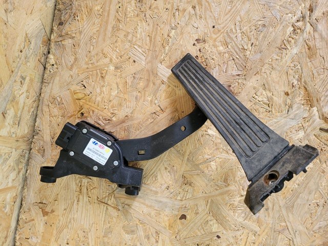 Педаль акселератора 327003R310 HYUNDAI