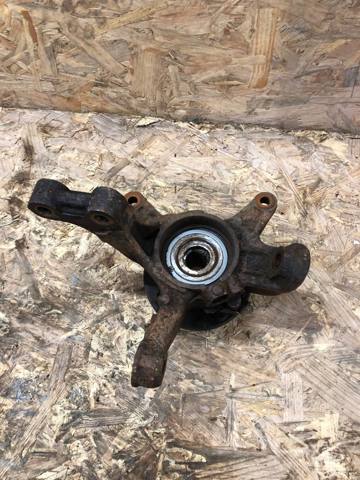 Цапфа передняя правая 4321142060 TOYOTA