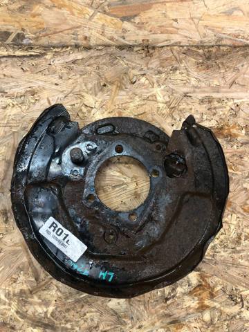 Кожух тормозного диска заднего левый 4650405010 TOYOTA