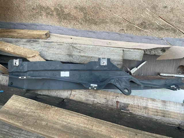 Спойлер переднего бампера, правый 4M0853888C VAG