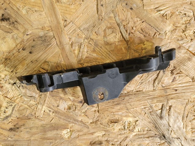 BMW 51117385349 Направляющая переднего бампера левая в наличии Днепр