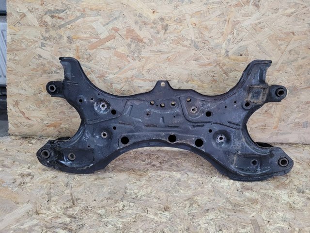 Поперечина передней подвески 5120105070 TOYOTA