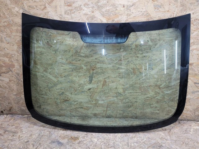 Окно заднее 51317285917 BMW
