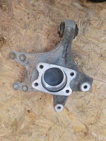 Кулак поворотный левый 527104R010 HYUNDAI