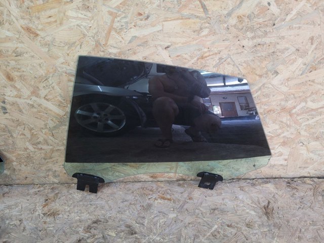 Стекло задней двери, левой 600633500D TESLA