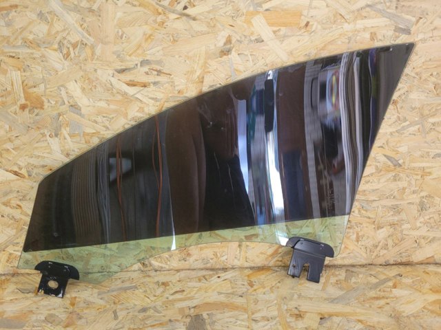 600664700E TESLA Стекло двери передней правой купить в Ужгород