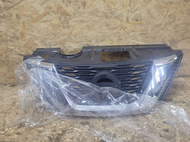 Облицовка радиатора 623106FV0A NISSAN
