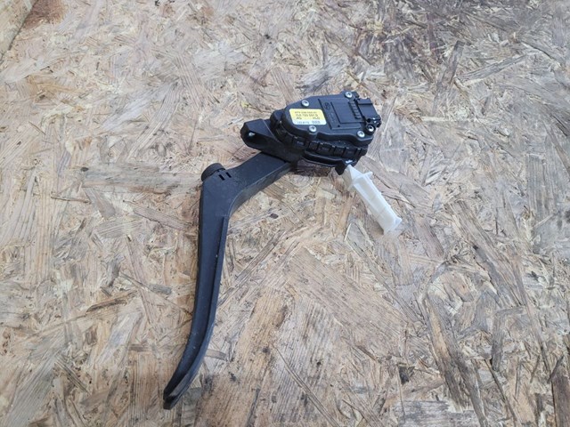 Педаль акселератора 7L0723507D VAG