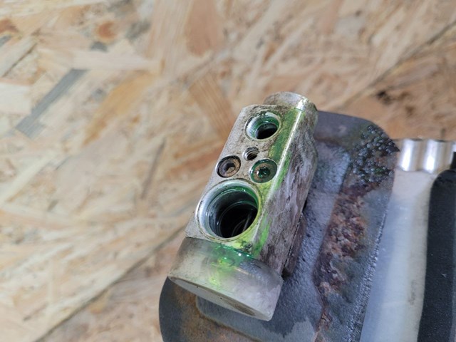 7M0820679A Клапан TRV кондиционера купить Ужгород