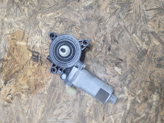 824602P000 HYUNDAI Мотор стеклоподъемника двери передней правой купить в Николаев
