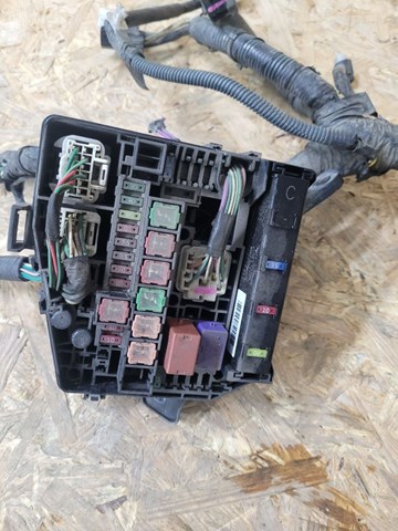 Монтажный блок 827410D030 TOYOTA
