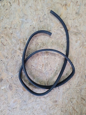 Прокладка двери задней, левой (на кузове) 831102T000 HYUNDAI