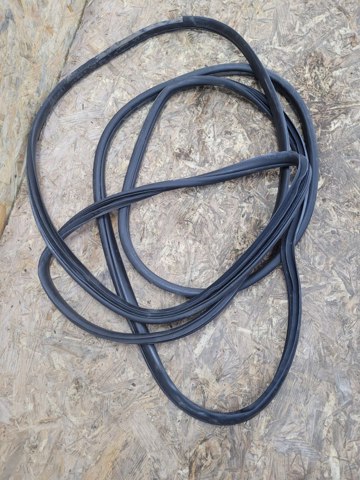 Прокладка двери задней, правой (на кузове) 831202P000 HYUNDAI