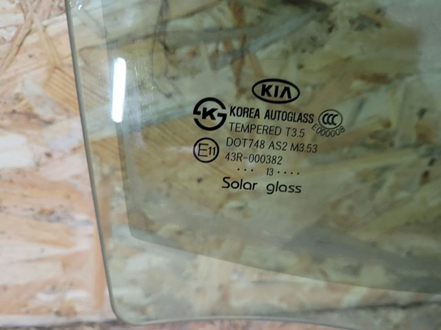 HYUNDAI 834212T010 Стекло двери задней правой в наличии Черкассы