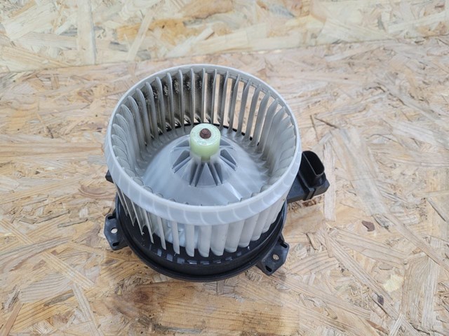 Мотор вентилятора печки (отопителя салона) toyota/lexus в хорошем состоянии 8710360330