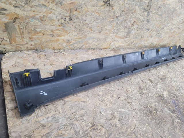 HYUNDAI 877512P000 Накладка (молдинг) порога наружная левая в наличии Винница