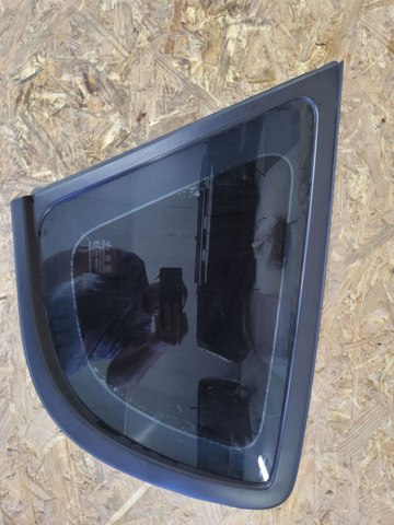 Стекло багажного отсека, левое 878102L110 HYUNDAI