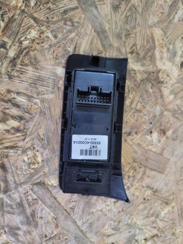 HYUNDAI 933004C000 в наличии Ровно
