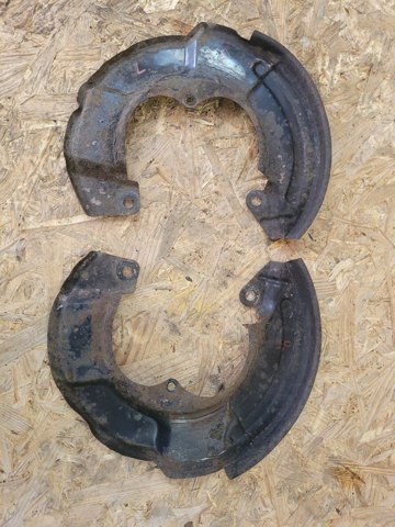 Кожух тормозного диска переднего правого MR407284 MITSUBISHI