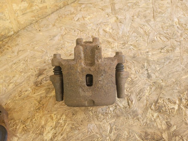 Суппорт тормозной задний правый MR510542 MITSUBISHI