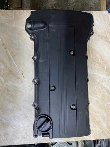 Крышка клапанов 1035A456 MITSUBISHI