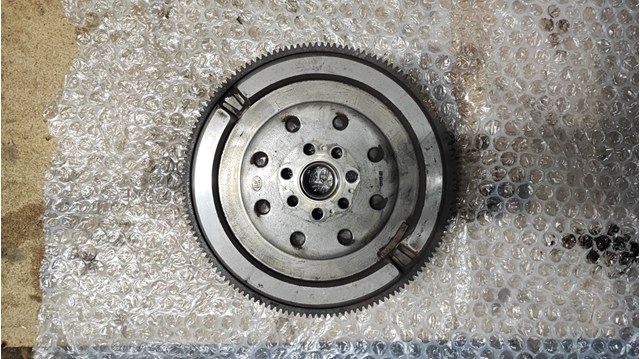 Маховик 1120A202 MITSUBISHI