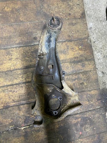 Рычаг/тяга задней подвески продольный нижний, правый 4125A014 MITSUBISHI