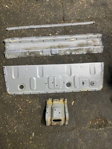 Панель багажного отсека задняя 5251A784 MITSUBISHI