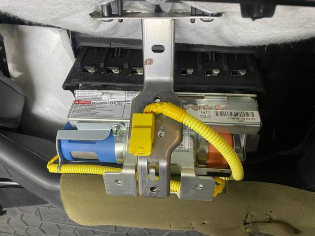 MITSUBISHI 7030A836 Подушка безопасности (AIRBAG) пассажирская в наличии Украина