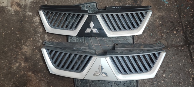Решетка радиатора Mitsubishi Outlander 2 40