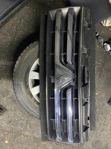 Облицовка радиатора 7450A368 MITSUBISHI