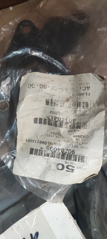 Фланец карбюратора 90284095 OPEL